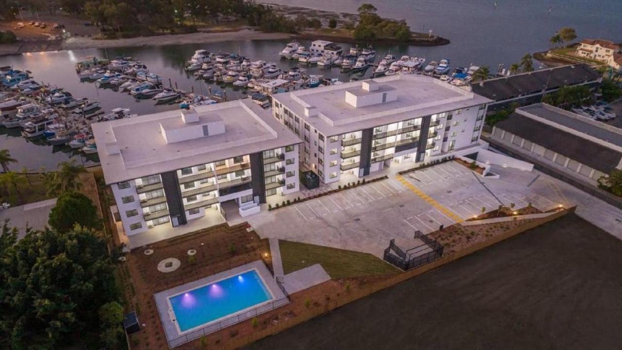 Stylish Unit With The Perks Sandstone Point